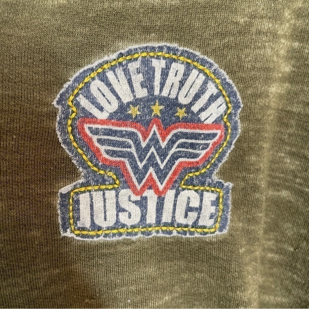 Wonder Woman Cotton/Poly Pajama Set Hoodie and Shorts Grey/Green Burnout Size L - Picture 6 of 16